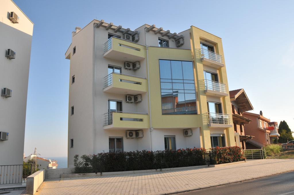 Apartments Ambassador Ulcinj Ngoại thất bức ảnh