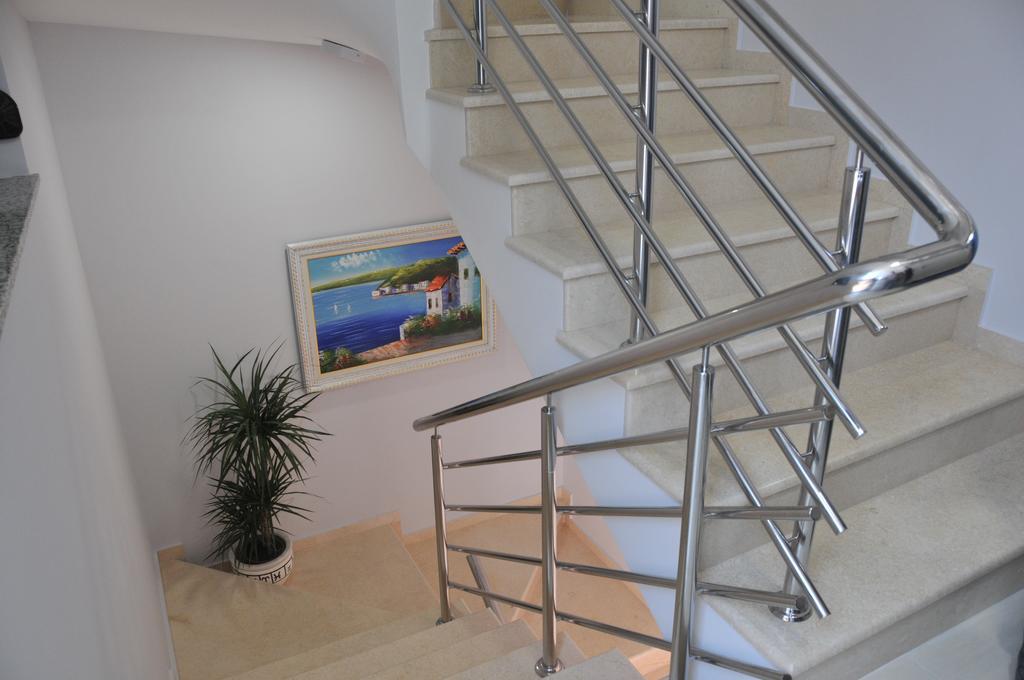 Ambassador & Ambassador Lux Apartments Ulcinj Ngoại thất bức ảnh