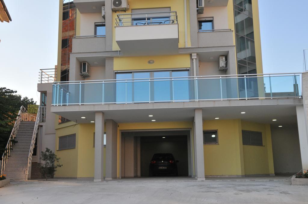 Ambassador & Ambassador Lux Apartments Ulcinj Ngoại thất bức ảnh