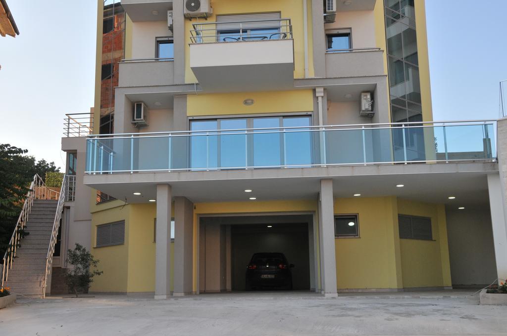 Apartments Ambassador Ulcinj Ngoại thất bức ảnh